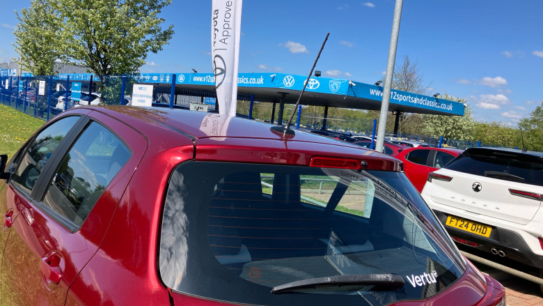 Toyota Yaris 1.5 VVT-i Icon Tech 5dr Petrol Hatchback